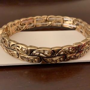 NWT - Stretchy Gold Bracelet